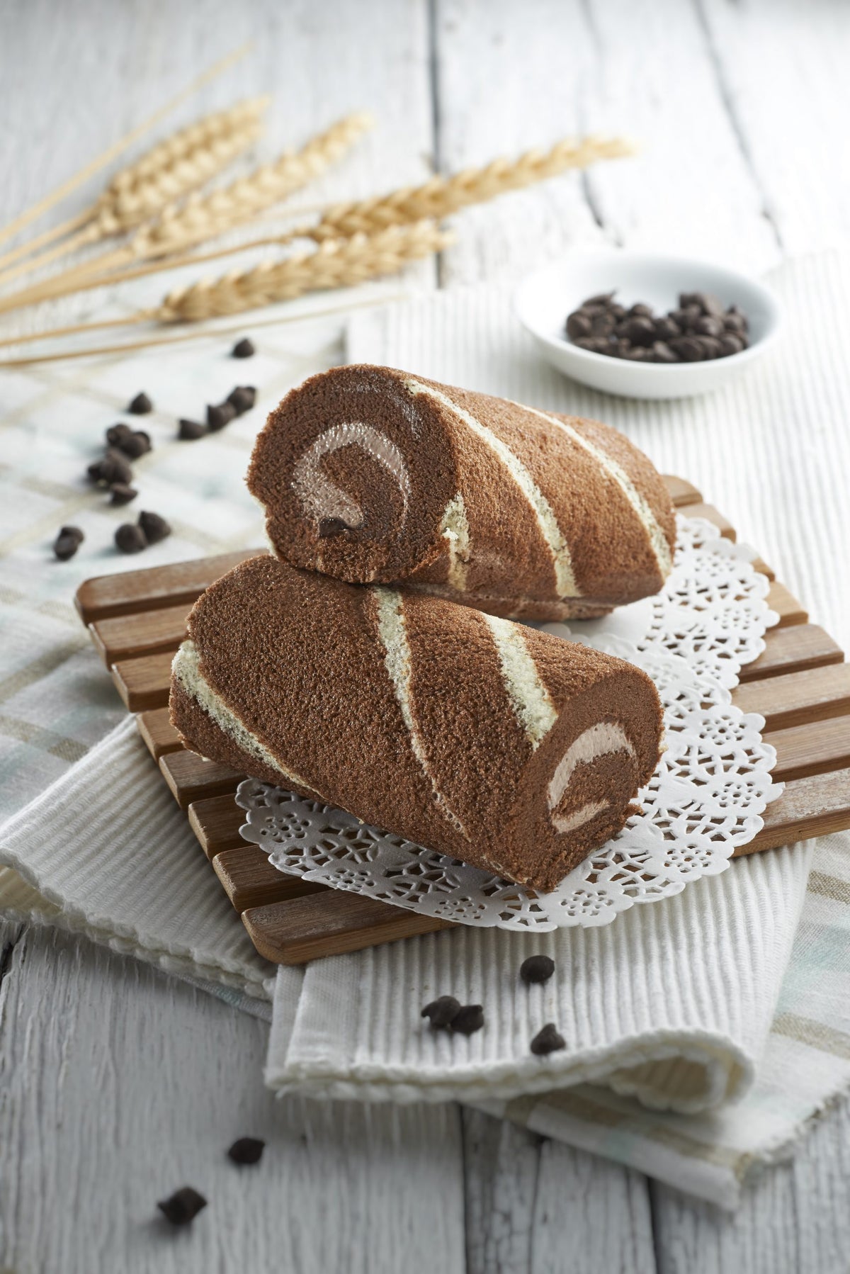 B. Mini Swiss Roll - Pre-sliced (33pcs)