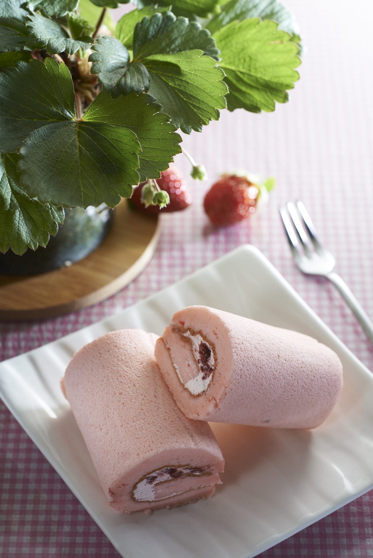 B. Mini Swiss Roll - Pre-sliced (33pcs)