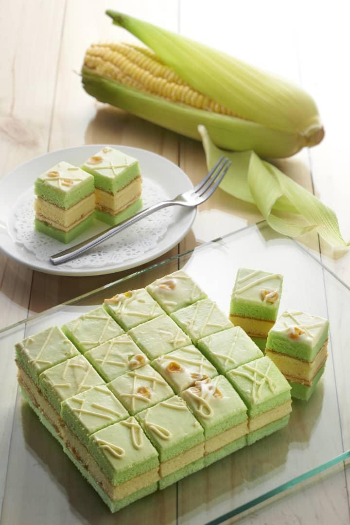 D. Classic Cube Cake - Pre-cut (48pcs) – Your Very Treatz